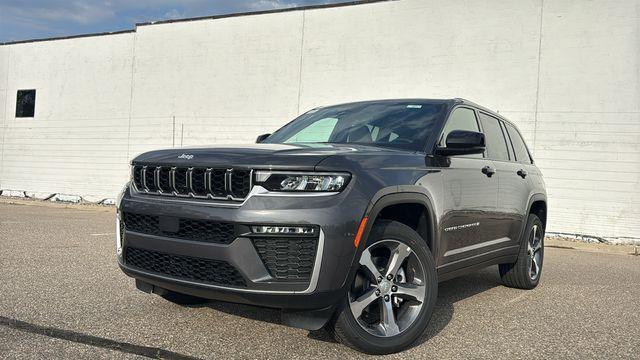 new 2026 Jeep Grand Cherokee car, priced at $44,269