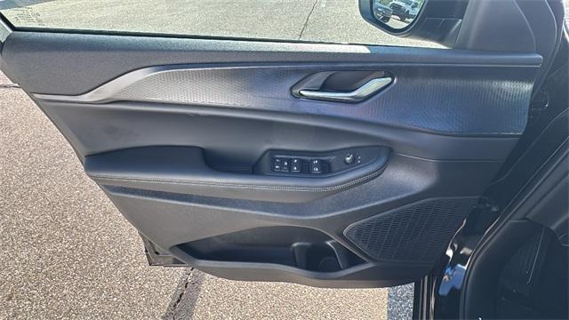 new 2025 Jeep Grand Cherokee car, priced at $37,067