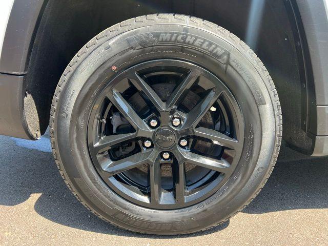 used 2024 Jeep Grand Cherokee L car, priced at $30,898