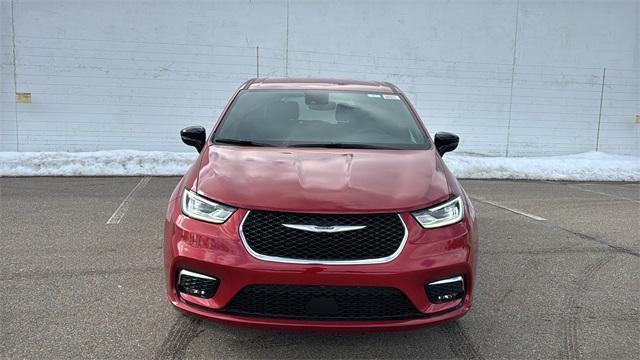 new 2026 Chrysler Pacifica car, priced at $40,484