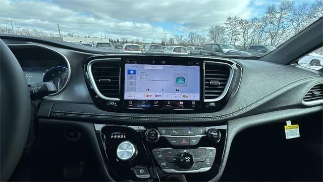 new 2026 Chrysler Pacifica car, priced at $40,484