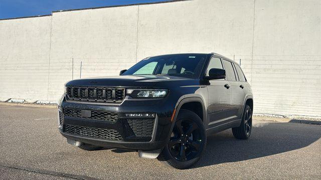 new 2026 Jeep Grand Cherokee car, priced at $47,790