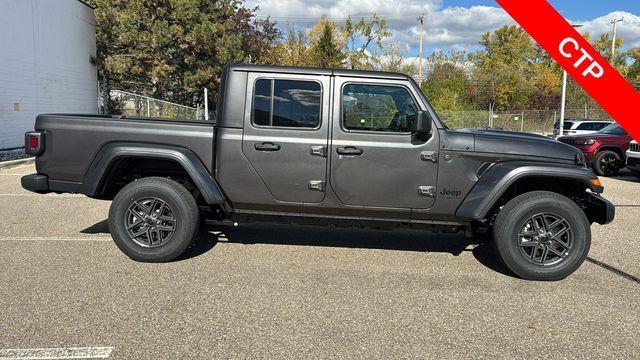 new 2026 Jeep Gladiator car, priced at $45,376