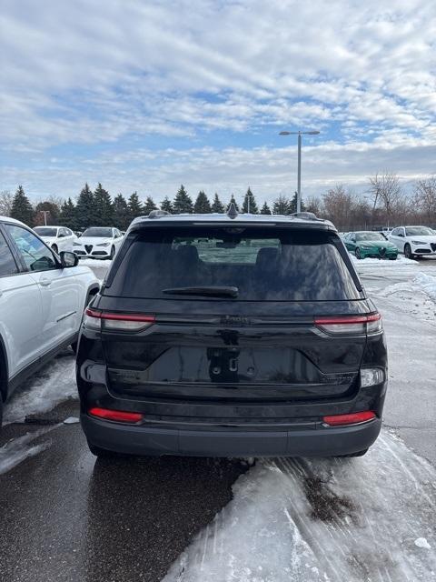 used 2024 Jeep Grand Cherokee car, priced at $37,961