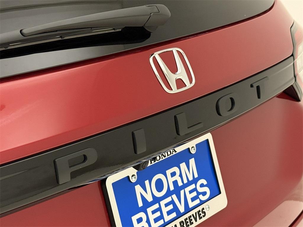 new 2025 Honda Pilot car, priced at $42,825