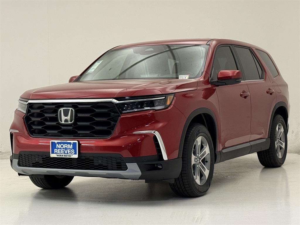 new 2025 Honda Pilot car, priced at $42,825