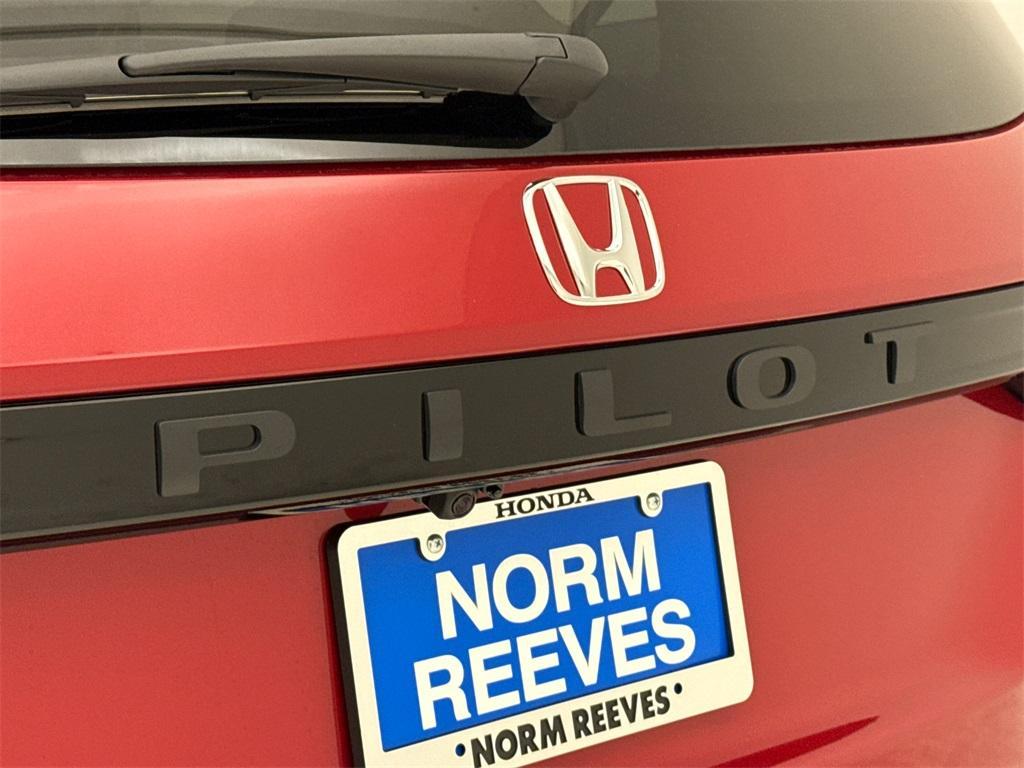 new 2025 Honda Pilot car, priced at $42,825