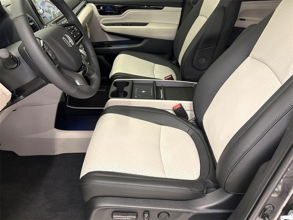 new 2026 Honda Odyssey car, priced at $49,051