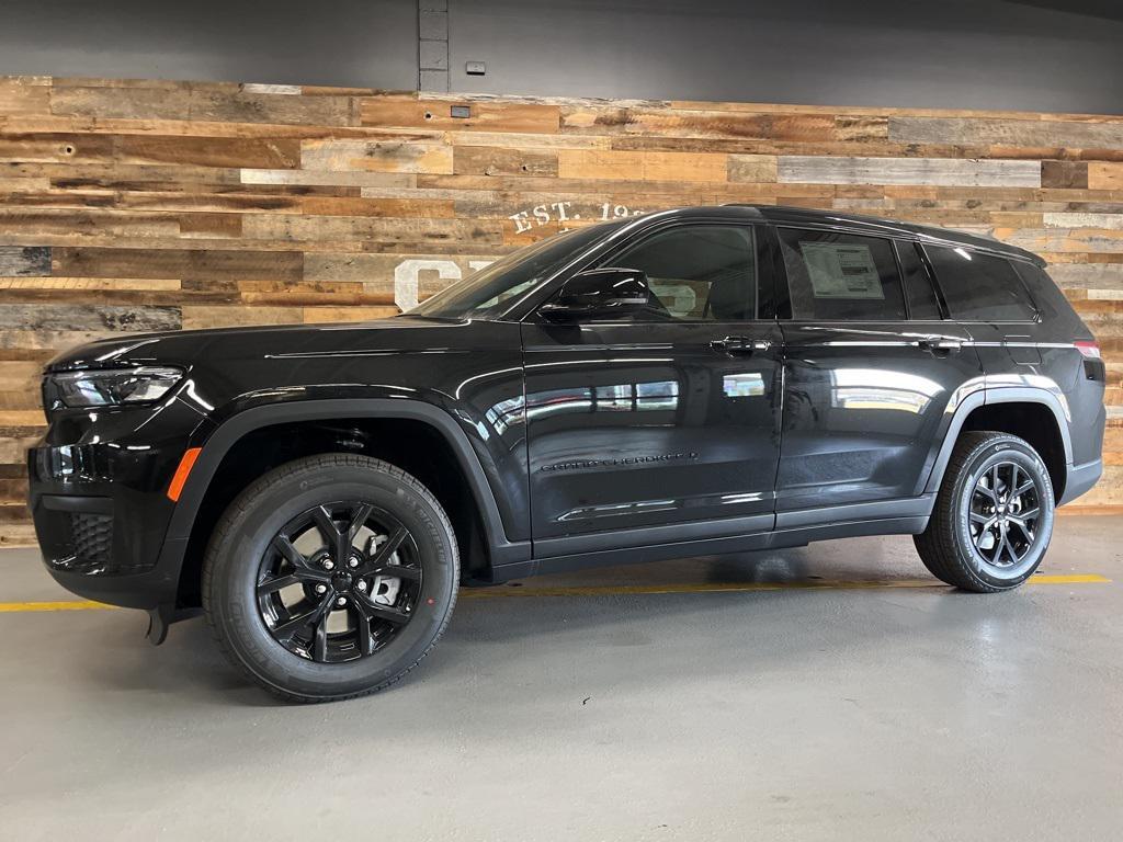 new 2025 Jeep Grand Cherokee L car, priced at $43,000