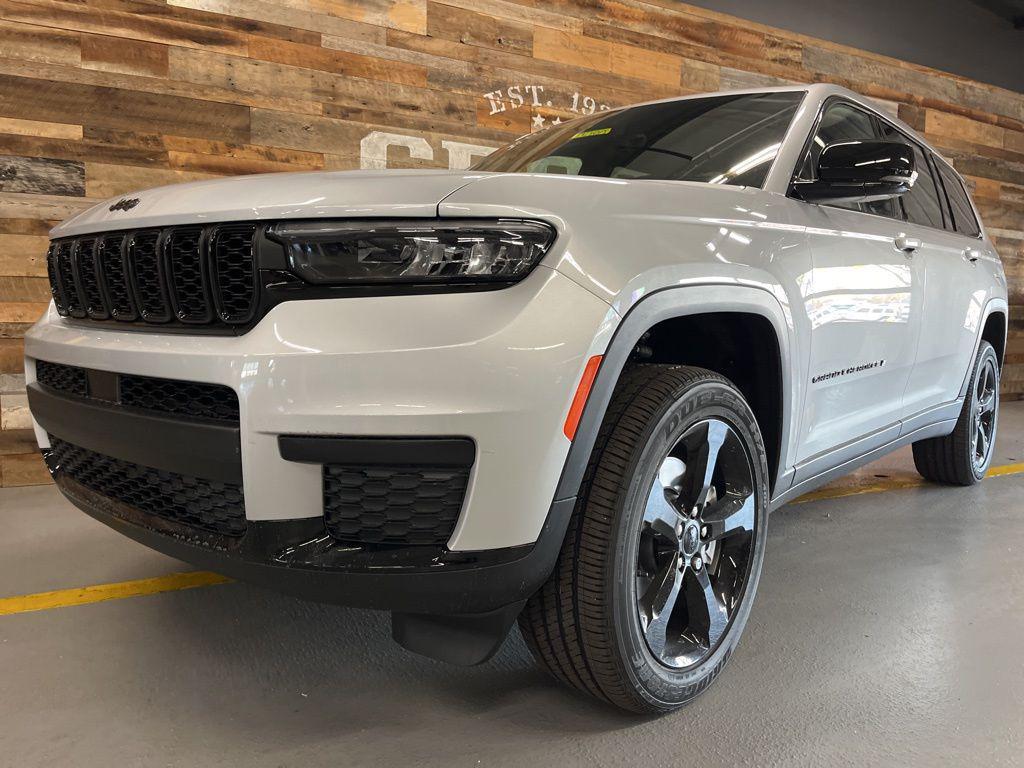 new 2025 Jeep Grand Cherokee L car, priced at $41,704