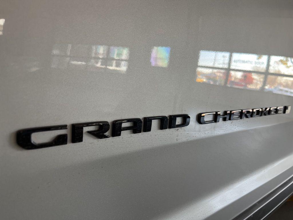 new 2025 Jeep Grand Cherokee L car, priced at $41,704