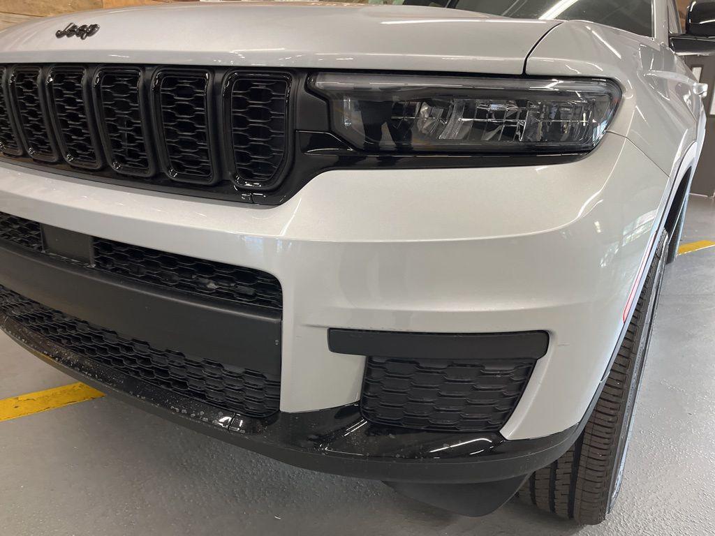 new 2025 Jeep Grand Cherokee L car, priced at $41,704