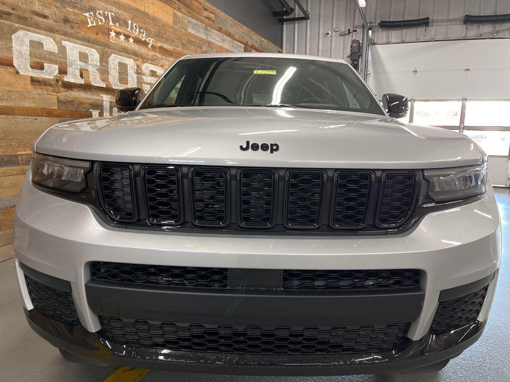 new 2025 Jeep Grand Cherokee L car, priced at $41,704