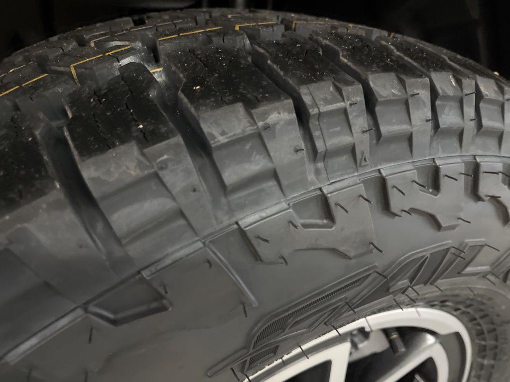 new 2026 Jeep Gladiator car, priced at $51,160