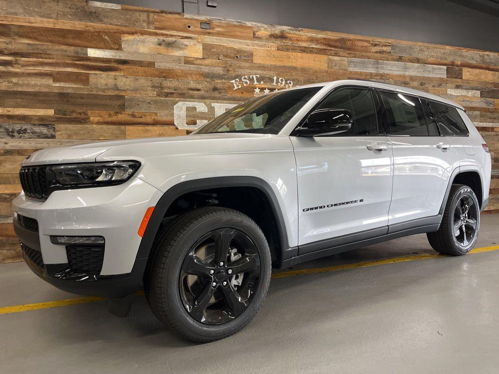 new 2025 Jeep Grand Cherokee L car, priced at $48,623