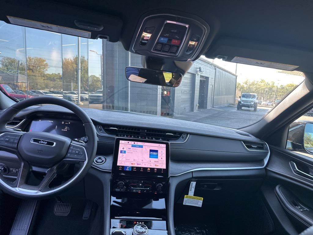 new 2025 Jeep Grand Cherokee car, priced at $38,745