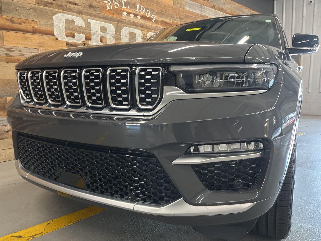 used 2025 Jeep Grand Cherokee car, priced at $48,989
