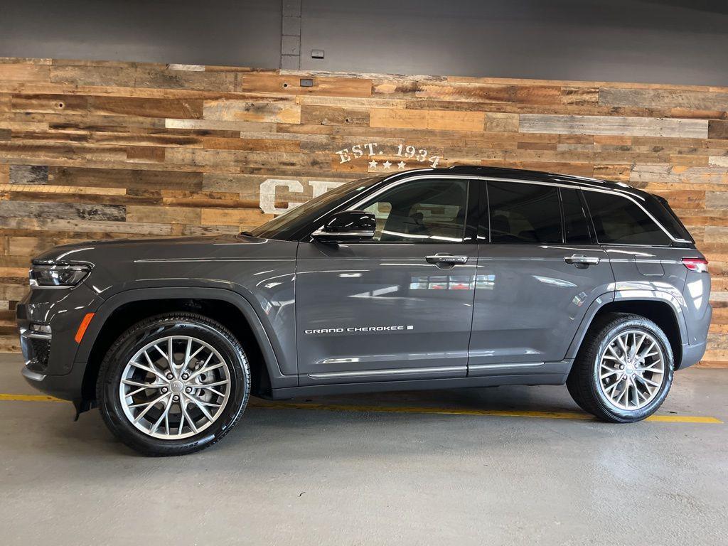 used 2025 Jeep Grand Cherokee car, priced at $48,989