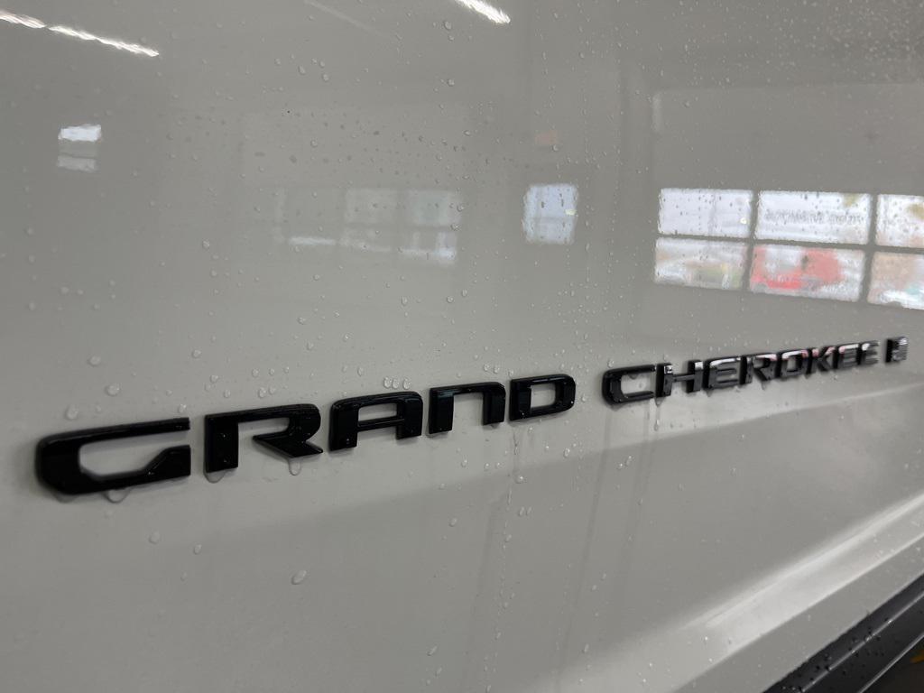 new 2025 Jeep Grand Cherokee L car, priced at $44,000