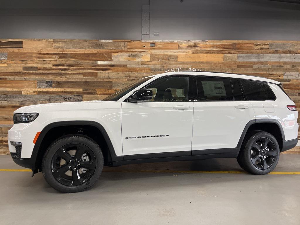 new 2025 Jeep Grand Cherokee L car, priced at $44,000