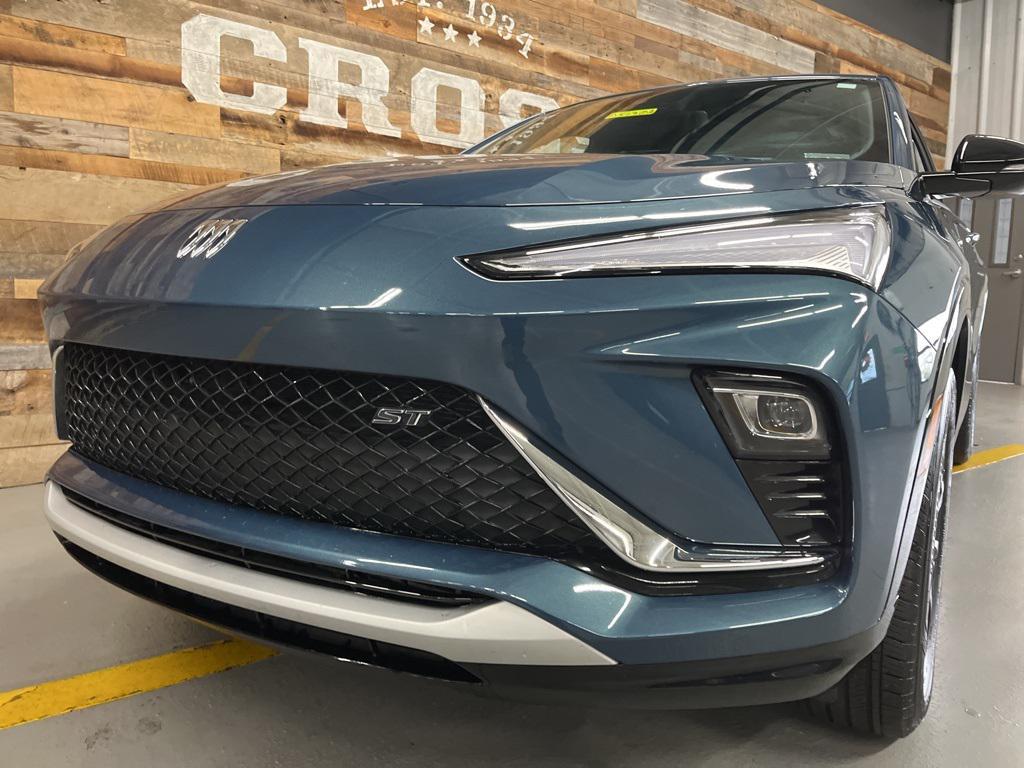 used 2024 Buick Envista car, priced at $23,873