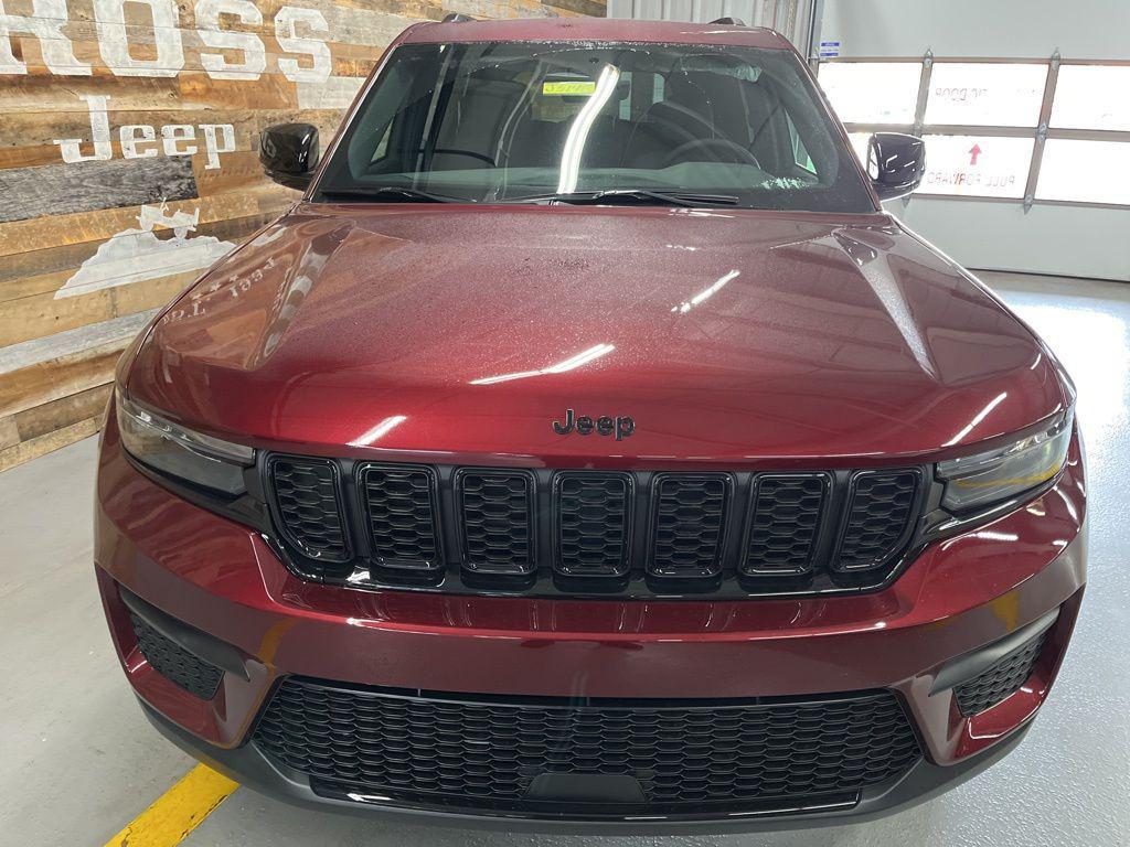 new 2025 Jeep Grand Cherokee car, priced at $41,490