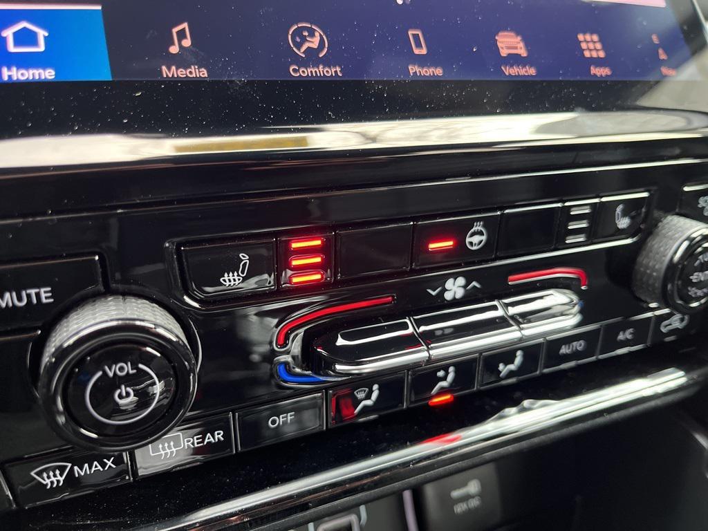 new 2025 Jeep Grand Cherokee L car, priced at $52,380