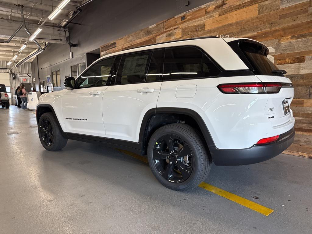 new 2025 Jeep Grand Cherokee car, priced at $44,500