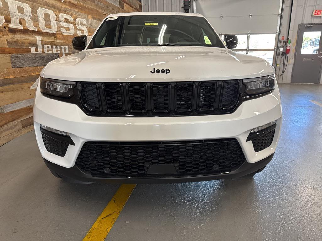 new 2025 Jeep Grand Cherokee car, priced at $44,500