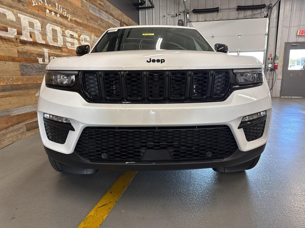 new 2025 Jeep Grand Cherokee car, priced at $44,500