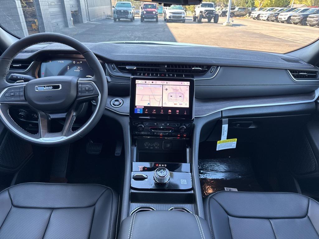 new 2025 Jeep Grand Cherokee car, priced at $44,500