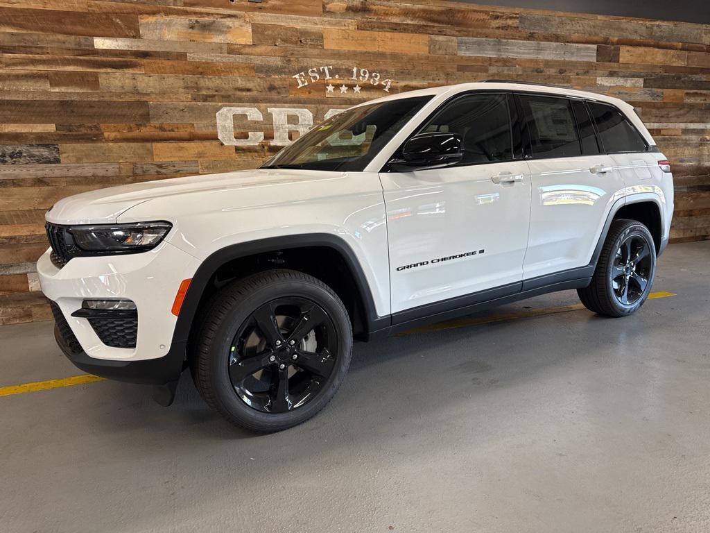 new 2025 Jeep Grand Cherokee car, priced at $44,500