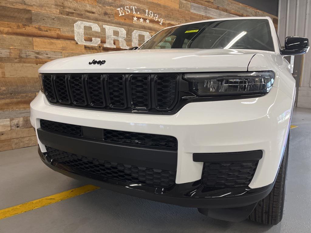 new 2025 Jeep Grand Cherokee L car, priced at $43,000