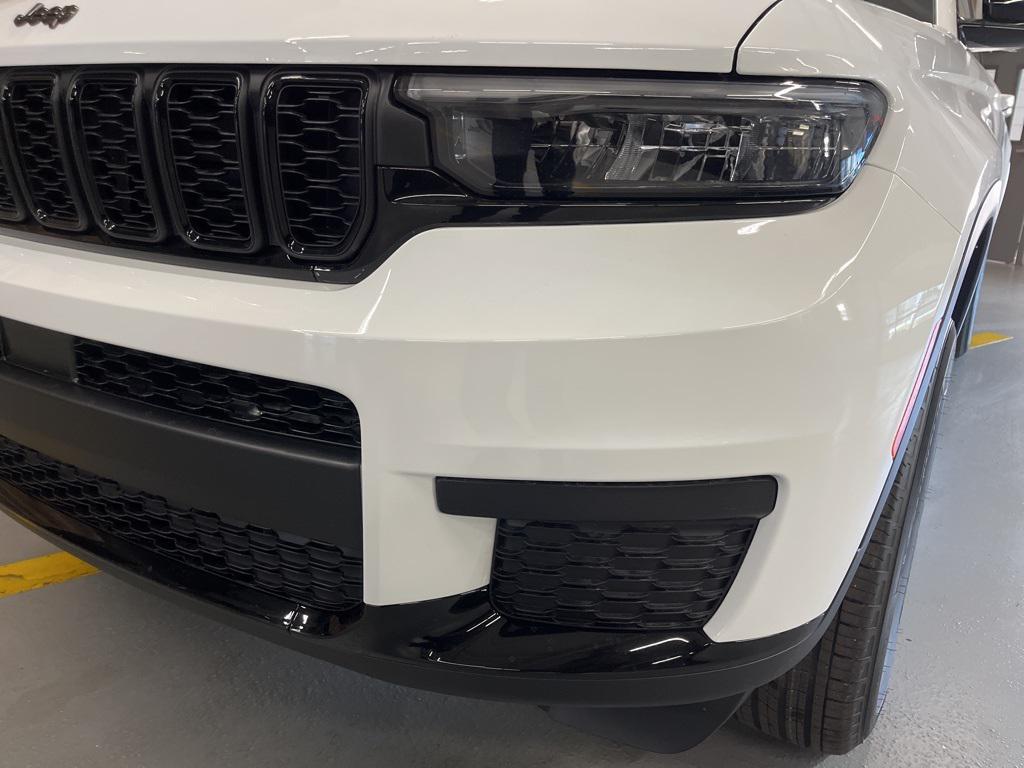 new 2025 Jeep Grand Cherokee L car, priced at $43,000