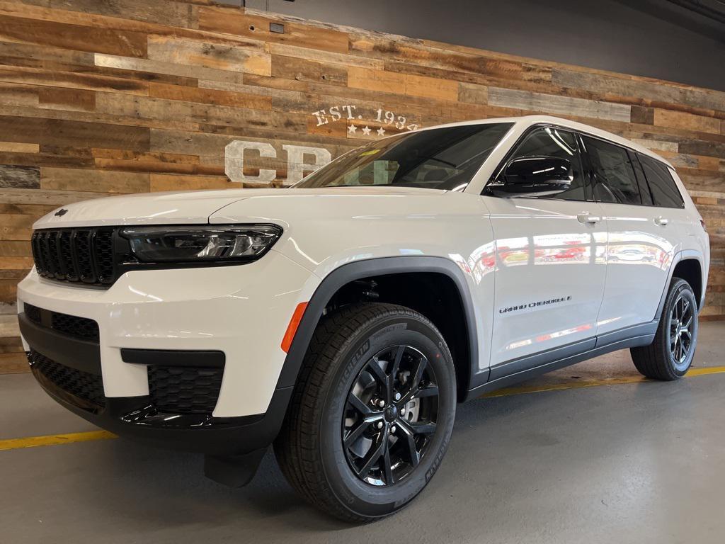 new 2025 Jeep Grand Cherokee L car, priced at $43,000