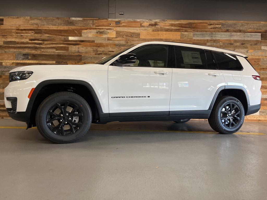 new 2025 Jeep Grand Cherokee L car, priced at $43,000