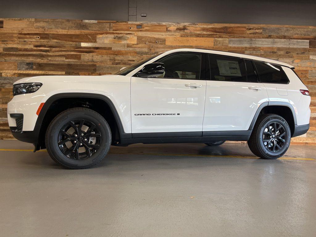 new 2025 Jeep Grand Cherokee L car, priced at $40,500