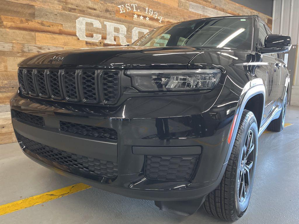 used 2025 Jeep Grand Cherokee L car, priced at $37,000