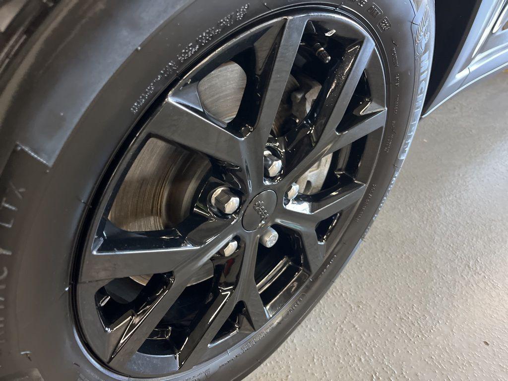 used 2025 Jeep Grand Cherokee L car, priced at $37,000