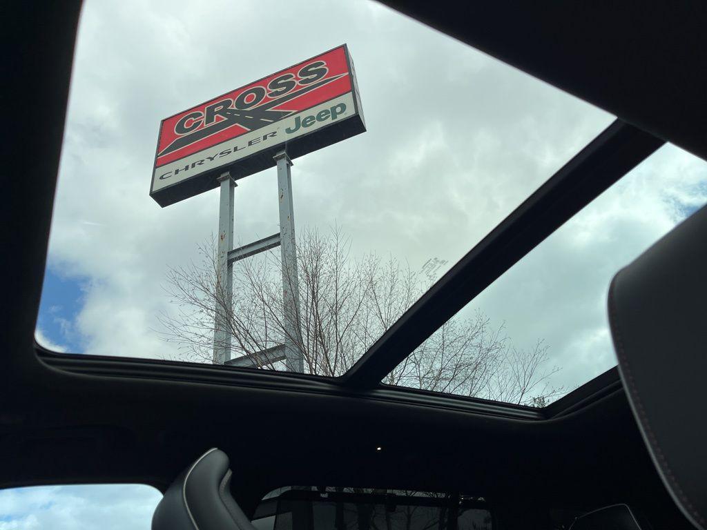 used 2023 Jeep Grand Cherokee car, priced at $40,000