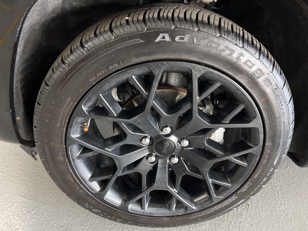 used 2023 Jeep Grand Cherokee car, priced at $40,000