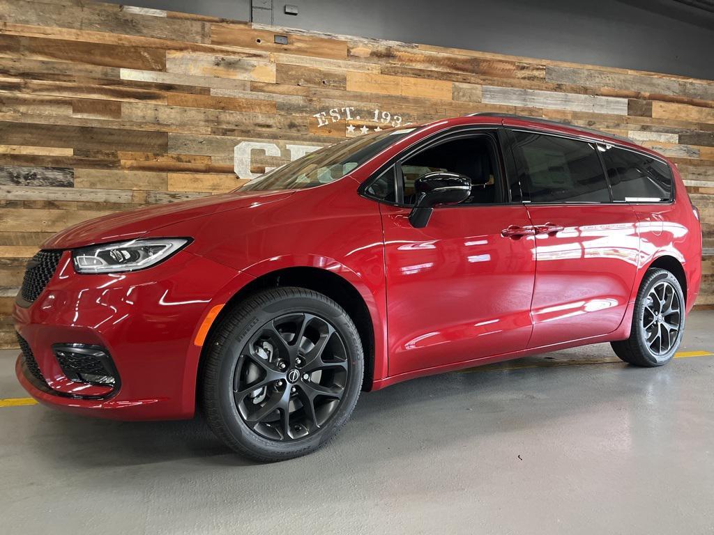 new 2026 Chrysler Pacifica car, priced at $48,500