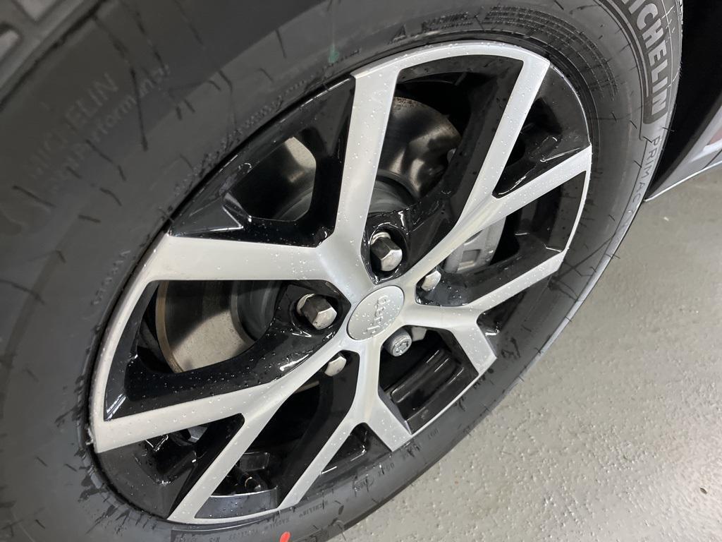 new 2025 Jeep Grand Cherokee L car, priced at $41,415