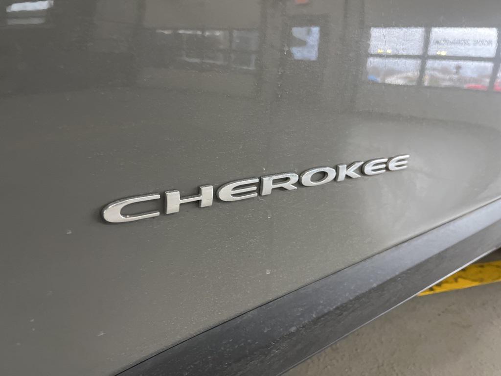 used 2022 Jeep Cherokee car, priced at $25,949