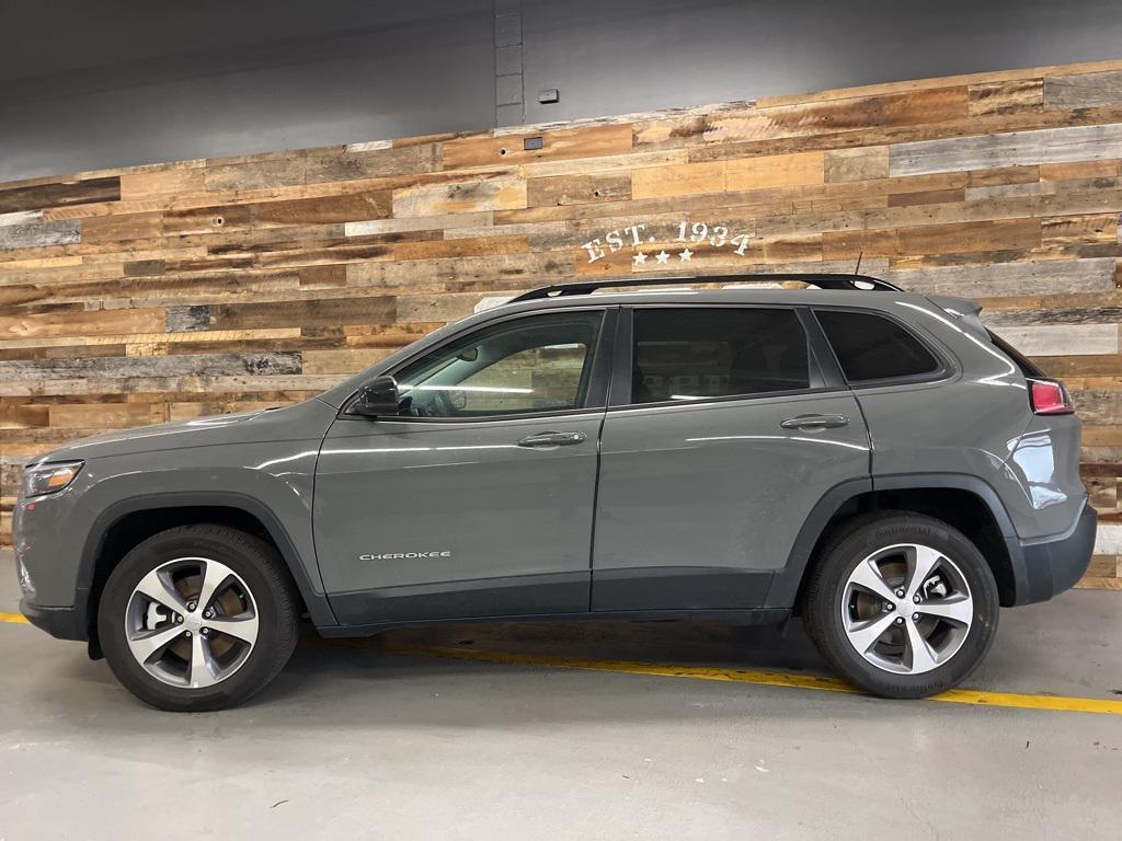 used 2022 Jeep Cherokee car, priced at $25,949