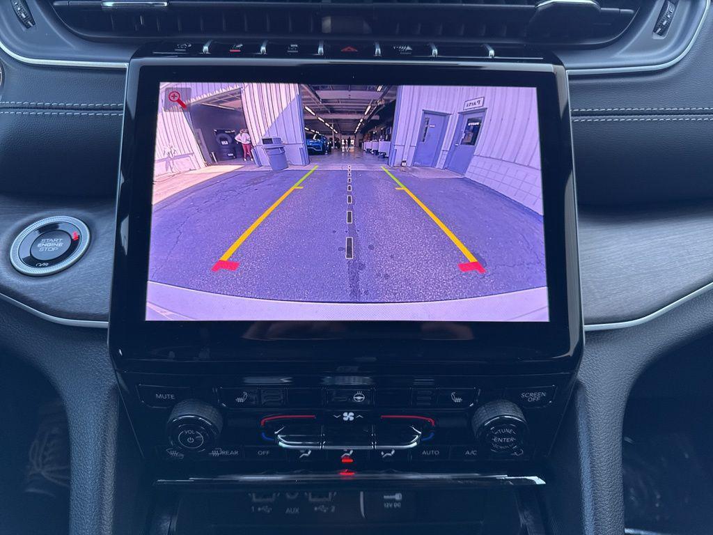 new 2025 Jeep Grand Cherokee L car, priced at $45,177