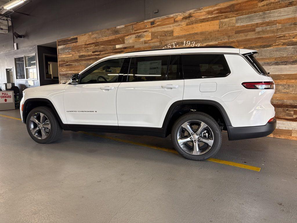 new 2025 Jeep Grand Cherokee L car, priced at $45,177