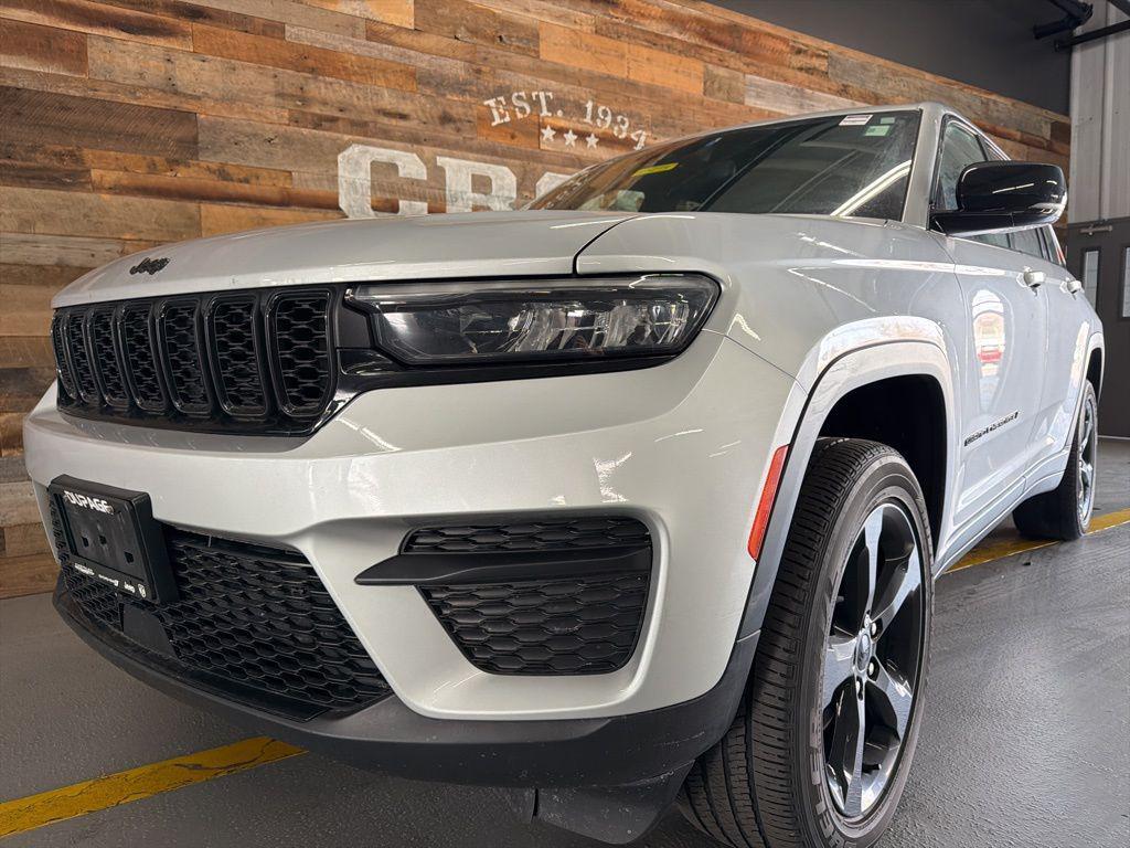 used 2023 Jeep Grand Cherokee car, priced at $30,560