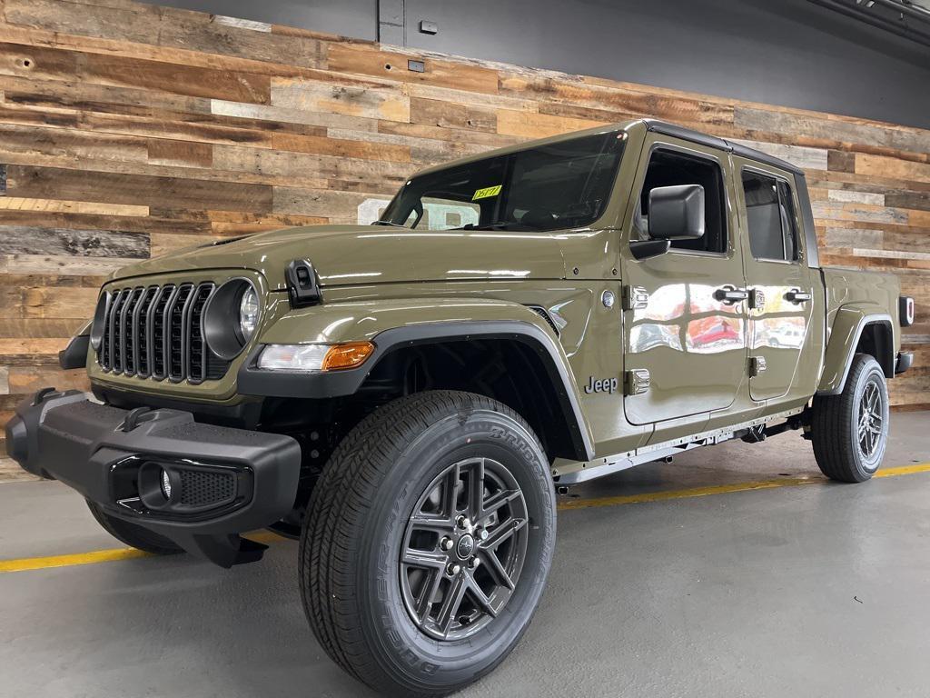 new 2026 Jeep Gladiator car, priced at $40,000