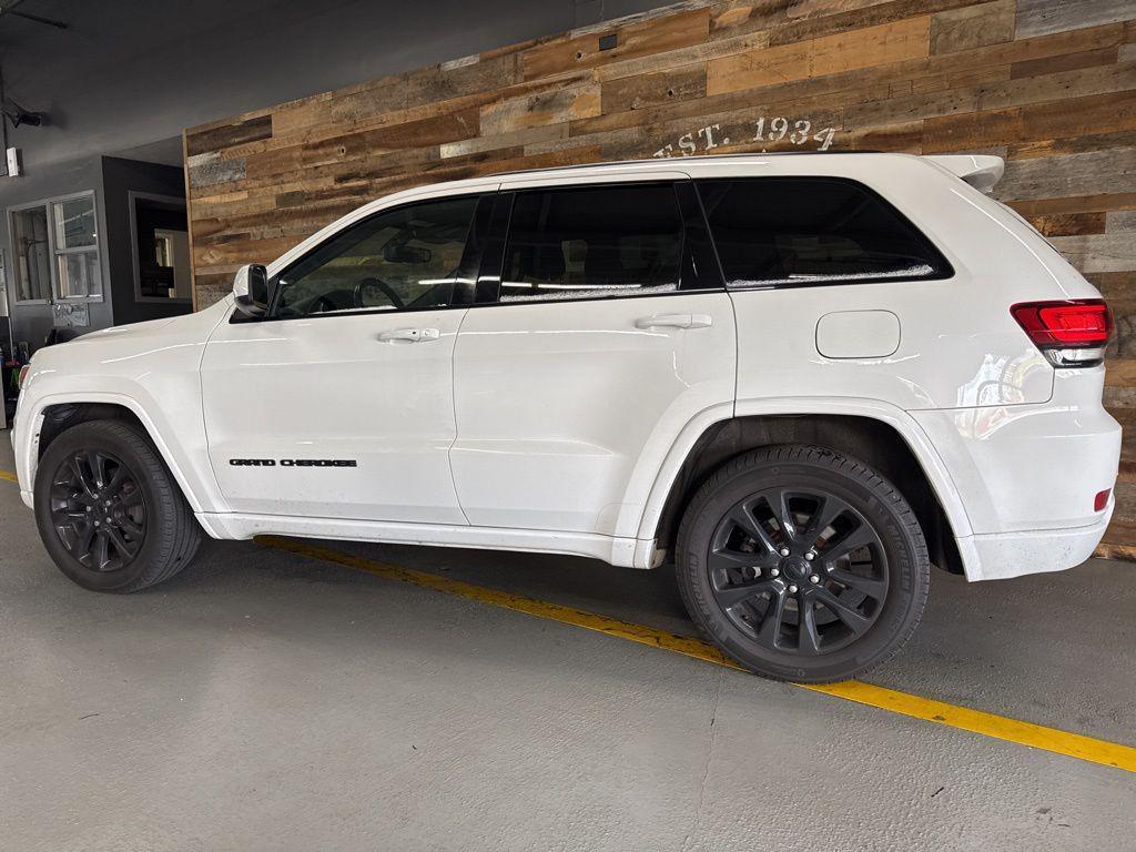 used 2018 Jeep Grand Cherokee car, priced at $13,064